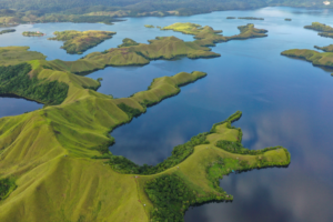 Tempat wisata indonesia Danau sentani